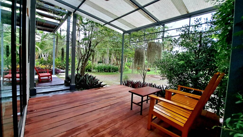 River CoCo ที่พักอัมพวา รีสอร์ทอัมพวา : ห้องริมสวนตึกสี Deluxe garden