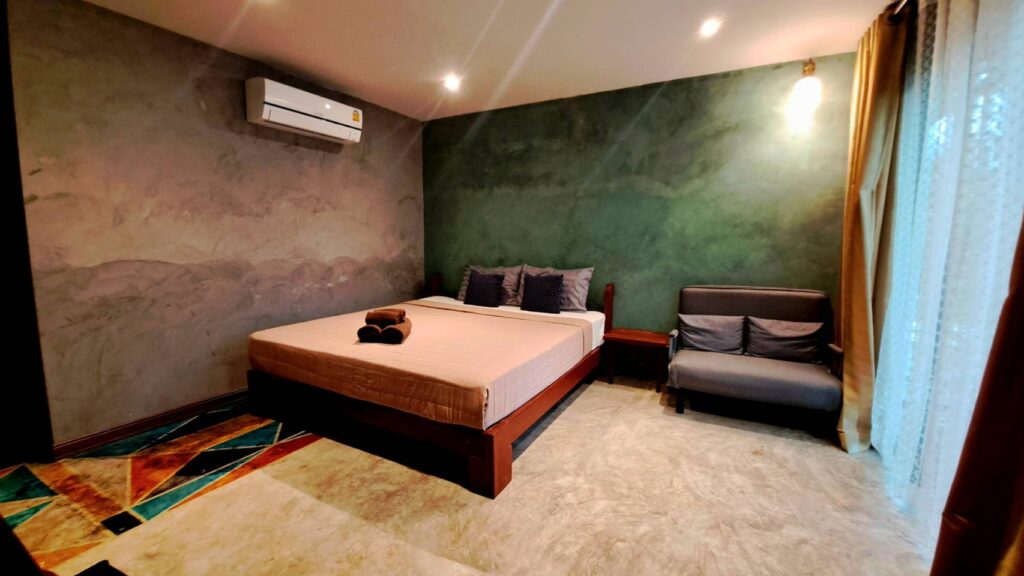 River CoCo ที่พักอัมพวา รีสอร์ทอัมพวา : ห้องริมสวนตึกสี Deluxe garden