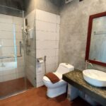 River CoCo ที่พักอัมพวา รีสอร์ทอัมพวา : ห้องริมสวนตึกสี Deluxe garden