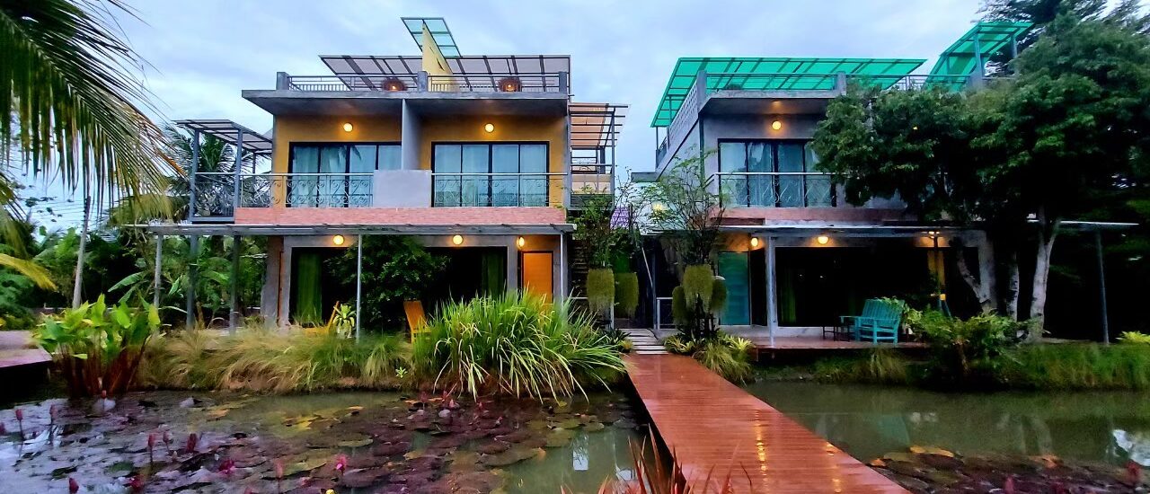 บ้านพักอัมพวา ตึกดาดฟ้าสไตล์มินิมอล|Rooftop color minimal 